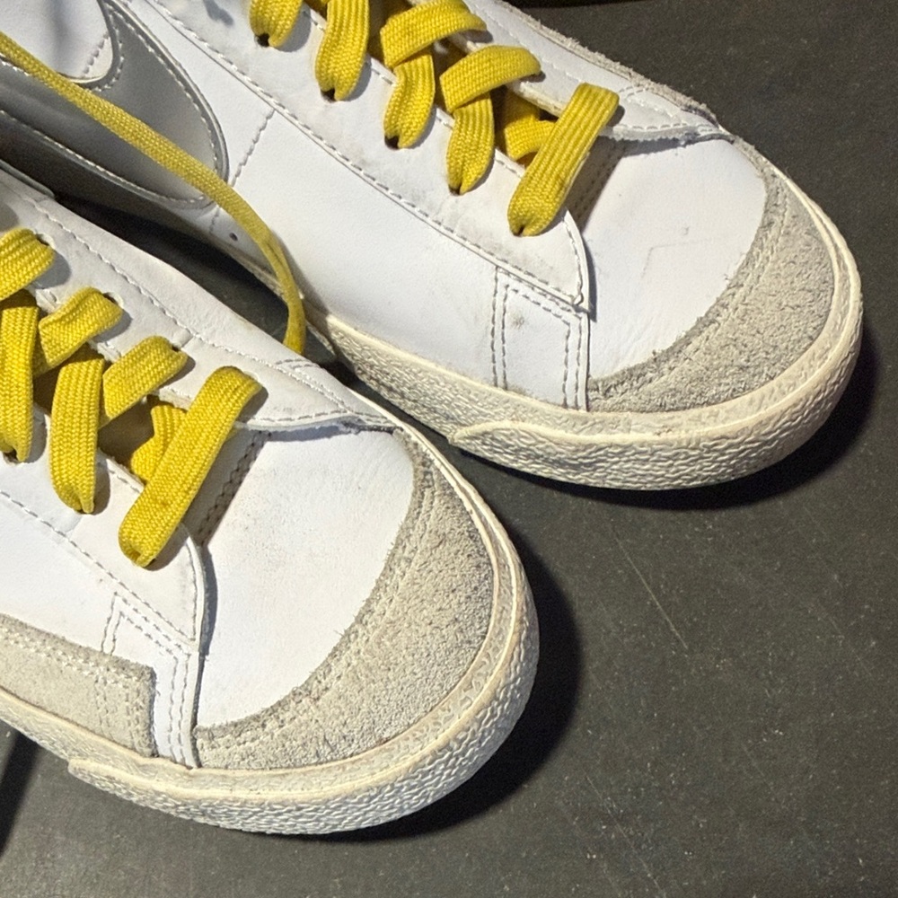 Nike Blazer Mid 77 Big Kid Sneakers - Picture 6 of 7